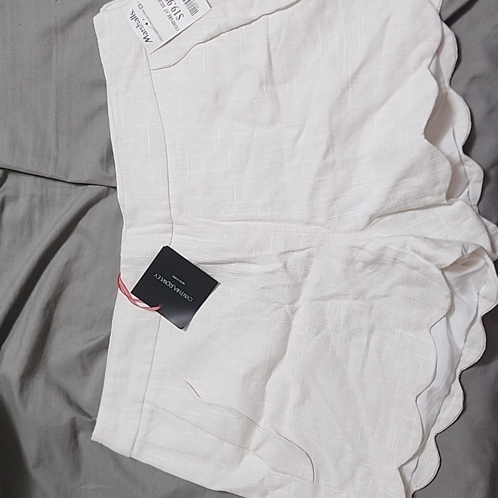 Size 10 white Short